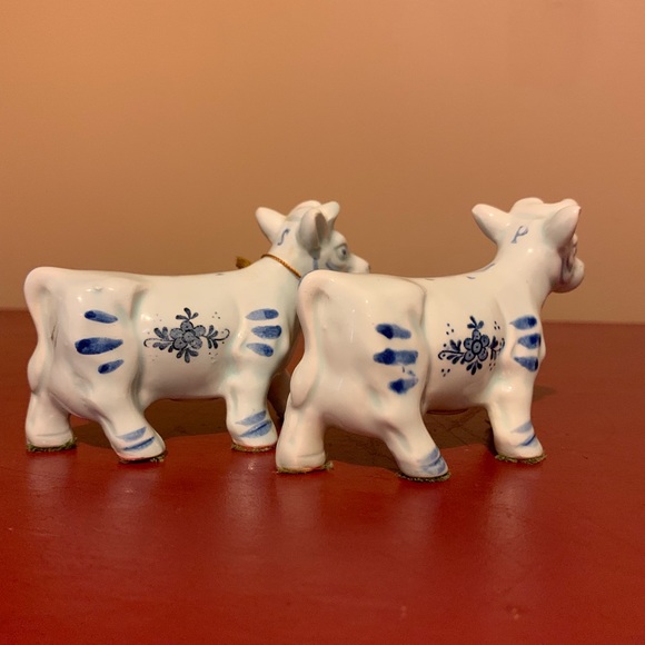 Vintage Cow Salt and Pepper Shakers - Picture 4 of 7